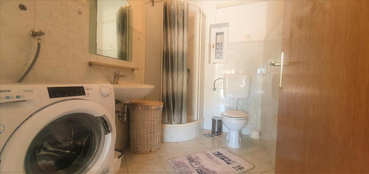 Apartment Fain - Private Parking Задар Екстериор снимка