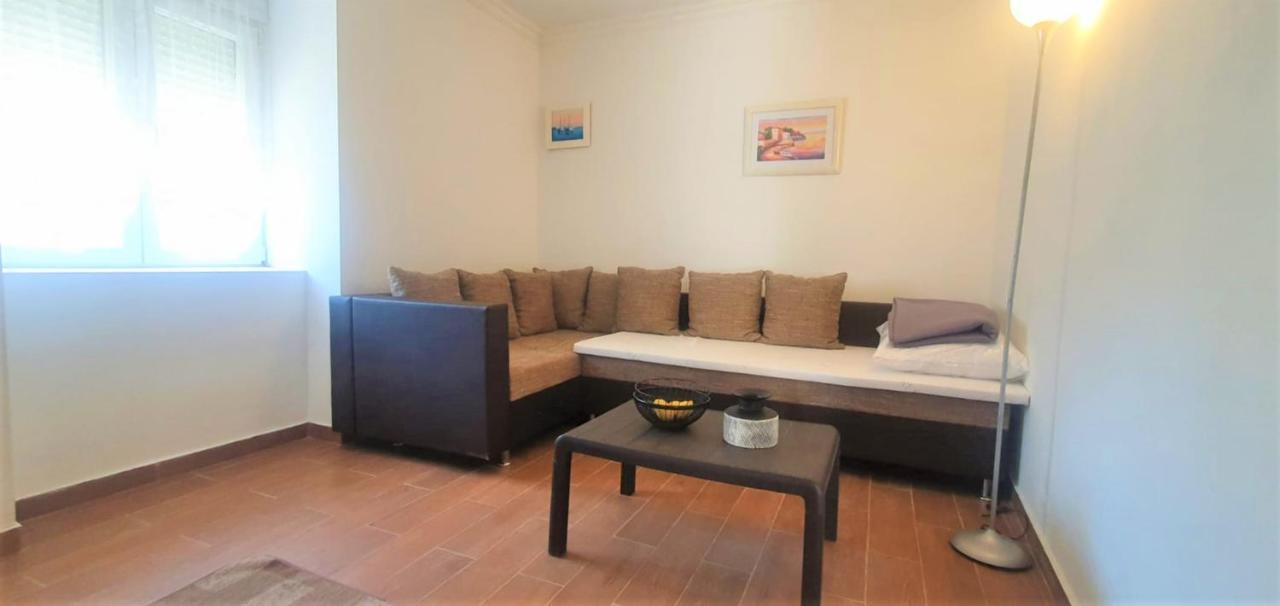 Apartment Fain - Private Parking Задар Екстериор снимка